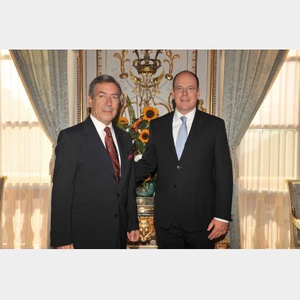 Remise des lettres de créance de S.E. Monsieur Osman T. KORUTÜRK Ambassadeur Extraordinaire et...