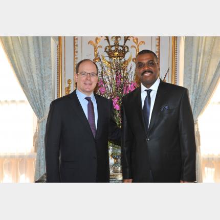 Remise des lettres de créance de S.E. M. Rogelio SANCHEZ LEVIS, Ambassadeur Extraordinaire et...