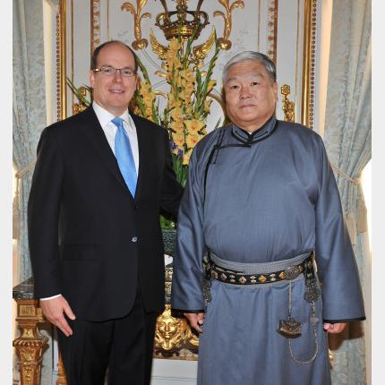 Remise des lettres de créance de S.E. M.  Altangerel SHUKHER Ambassadeur Extraordinaire et...